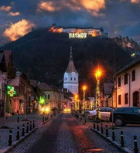 Teren intravilan imprejmuit pe o suprafata de 23.200mp, Rasnov, Brasov - Poză 1