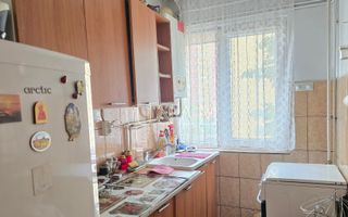 Apartament 3 camere de vânzare, Etaj 2 – Micro 2,  Reșița - Poză 8
