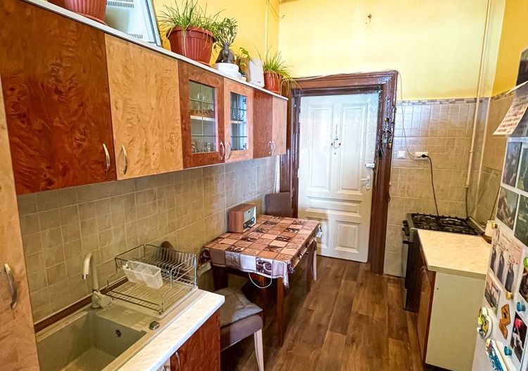 BRASADAS vinde ap 2 cam în Centrul Vechi al oraşului Satu Mare - Poză 3