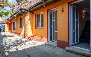 Casă de vânzare – 181 mp, 3 apartamente, 9 camere – București - Poză 1