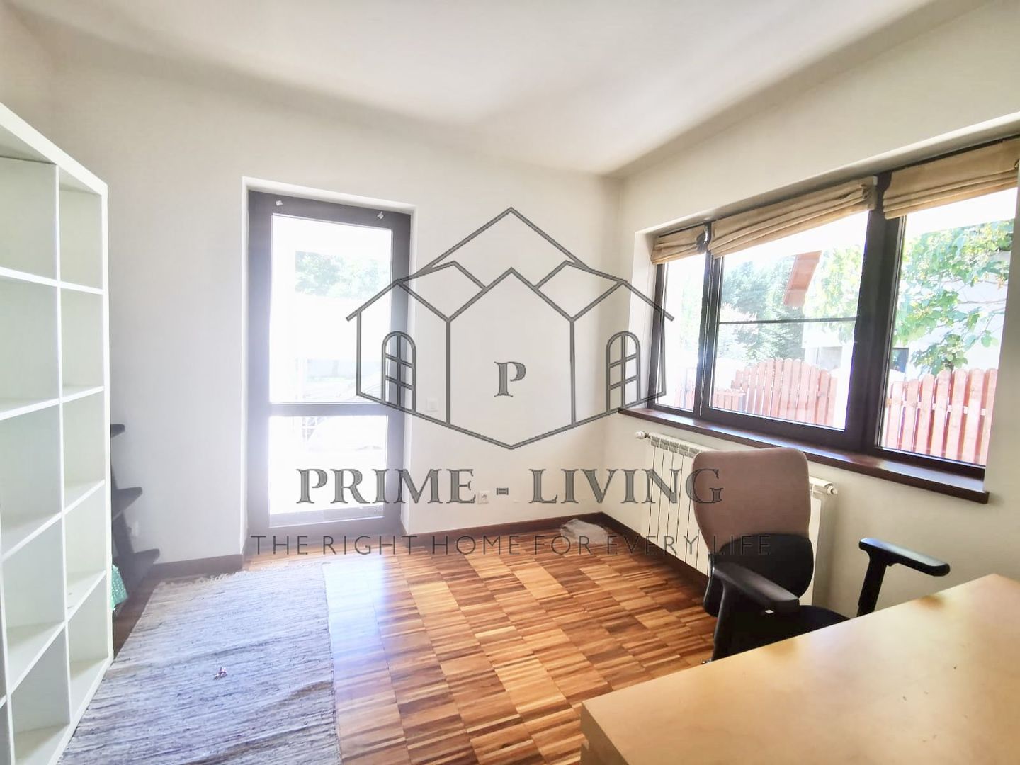 DE INCHIRIAT VILA CU 8 CAMERE, PISCINA SI GRADINA DE 1000MP IN PIPERA - Poză 5