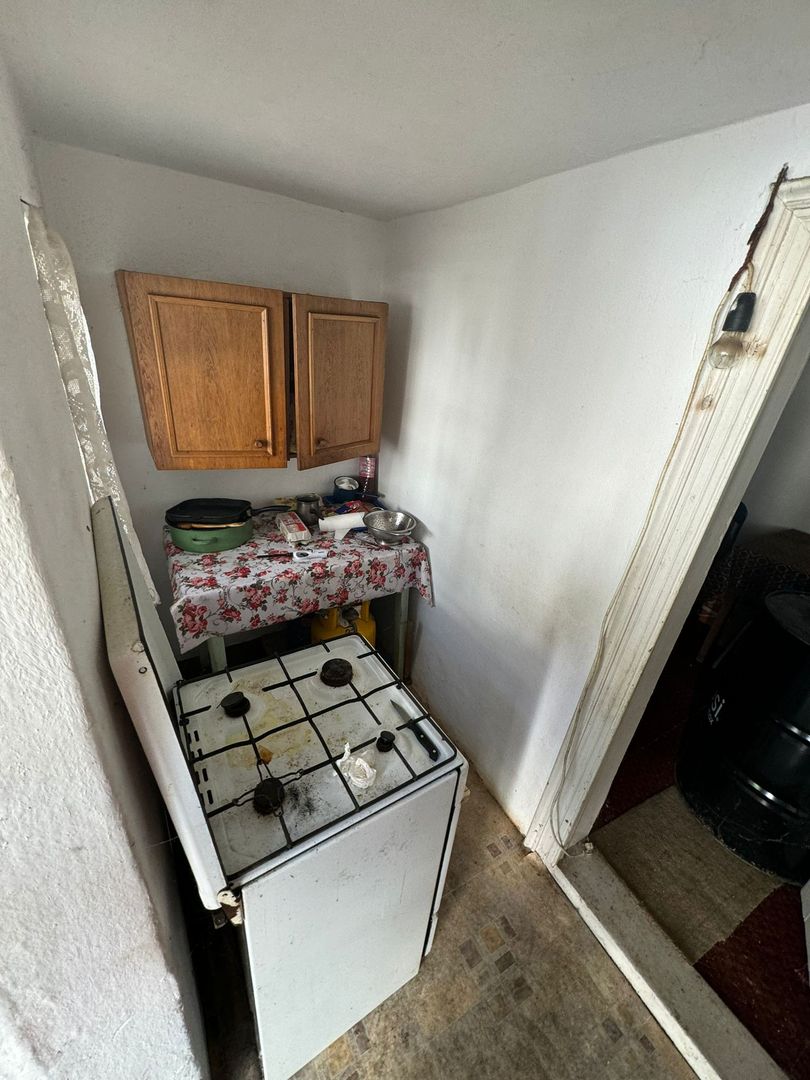 De vânzare  casă situată pe strada Mihail Sadoveanu - Poză 3