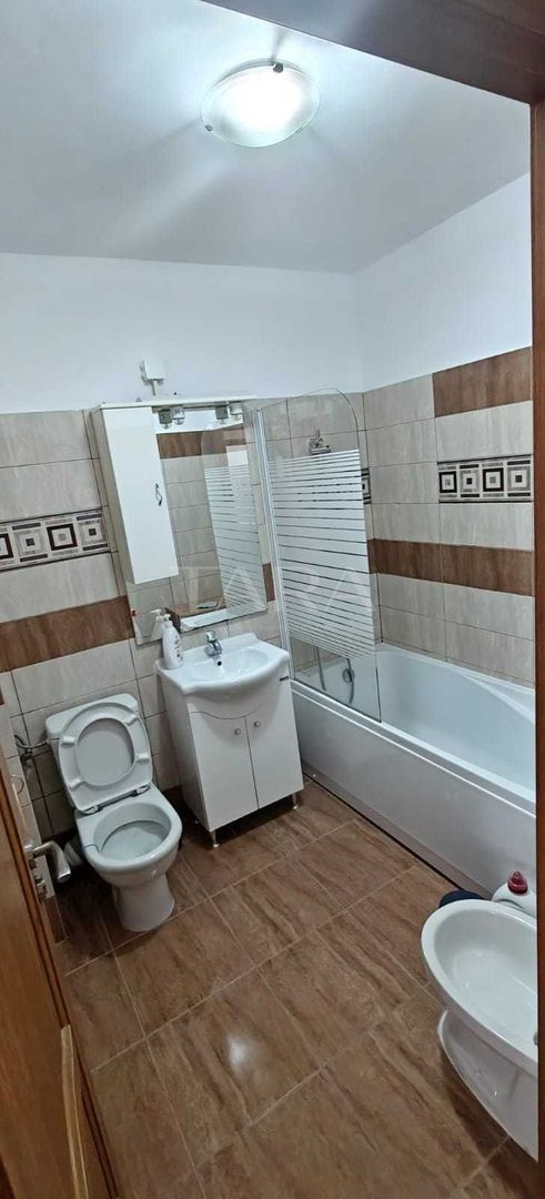 Apartament 3 camere decomandat, parcare inclusă. - Poză 6