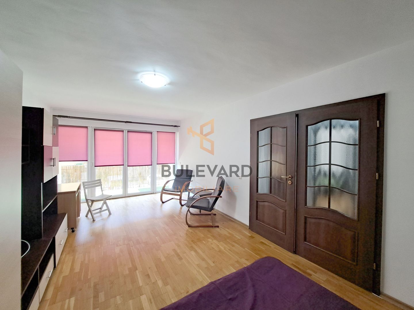 Apartament cu 2 camere decomandate, parcare exterioara! - Poză 1