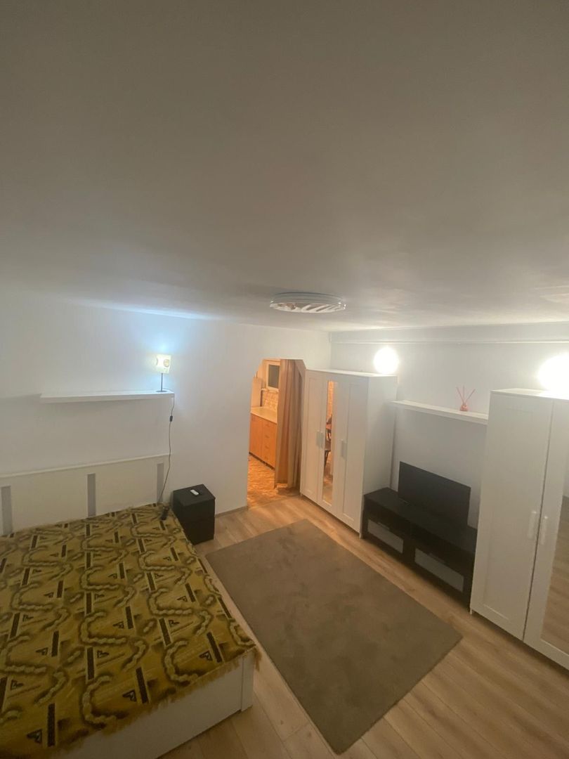 GARSONIERA RAHOVA, CENTRALA, BUCATARIE INCHISA, LOC PARCARE INCLUS - Poză 1