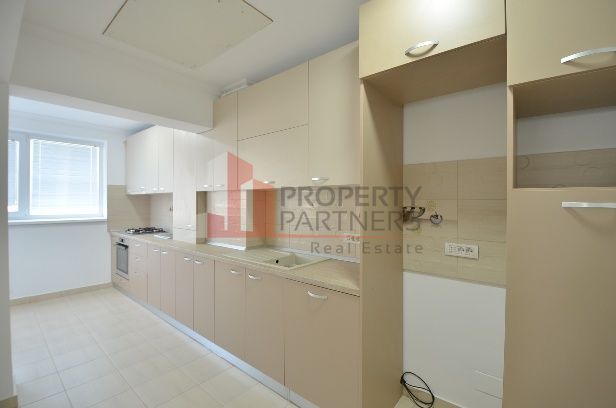 Apartament 3 camere, nou, mobilat, modern - Poză 2