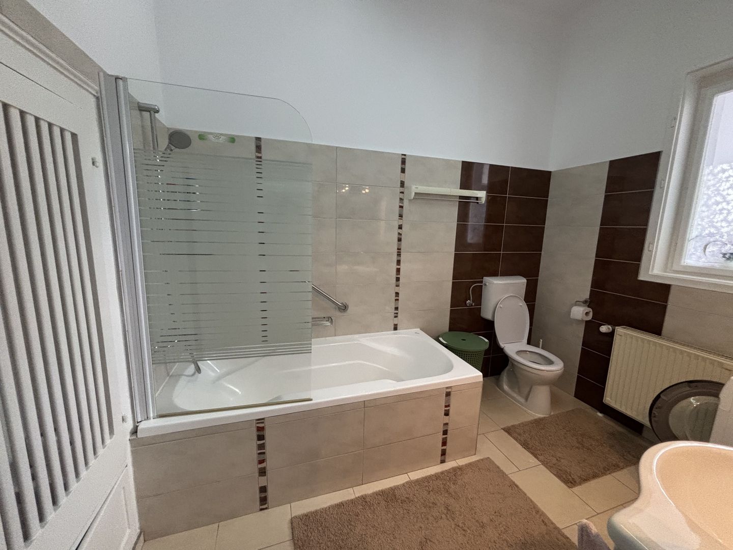 Vilă de închiriat zona Parvan - Poză 32