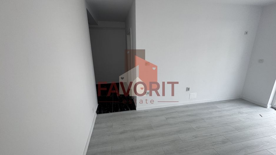 Decomandat.  Spatiu depozitare . Loc de parcare inclus - Poză 7