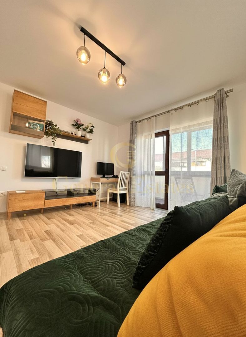 De vanzare apartament cu 3 camere | Sanpetru - Poză 1