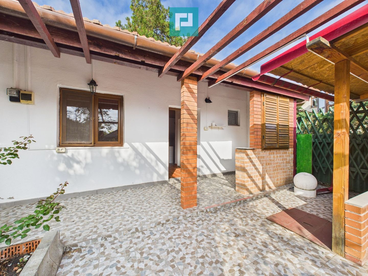 Casă cu o cameră, teren 350 mp în Subcetate - Poză 2