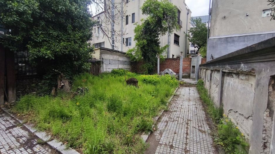 Casă cu farmec istoric în zonă protejată Rosetti, ideală pentru restaurare - Poză 20