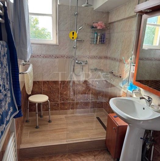 Casă spațioasă și confortabilă în Andrei Mureșanu - Poză 6