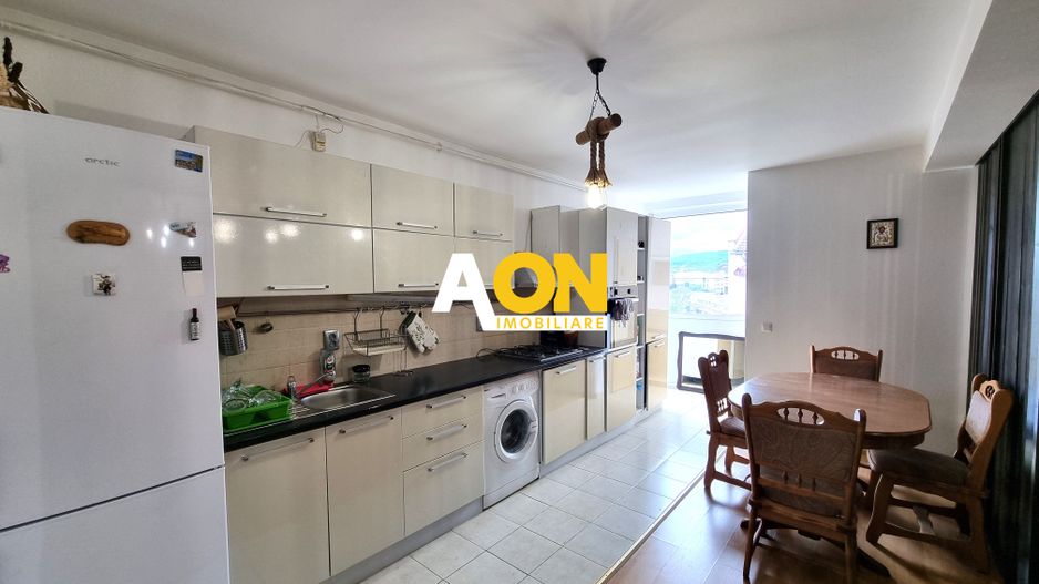 De vanzare apartament 3 camere decomandat bloc nou Cetate - Poză 4