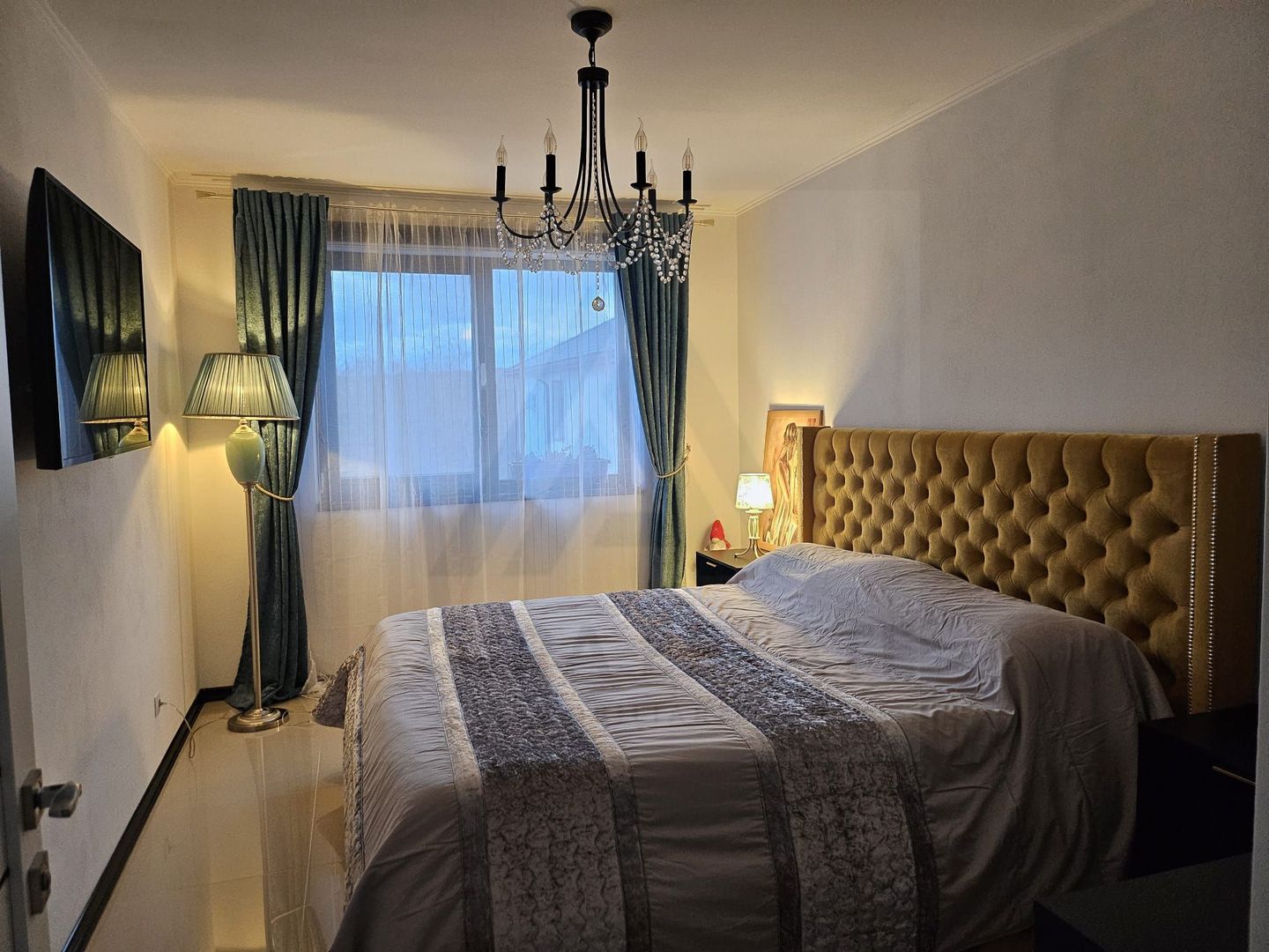 Casa moderna 4 camere 2 bai teren 500 mp terasa si pod in Selimbar - Poză 1