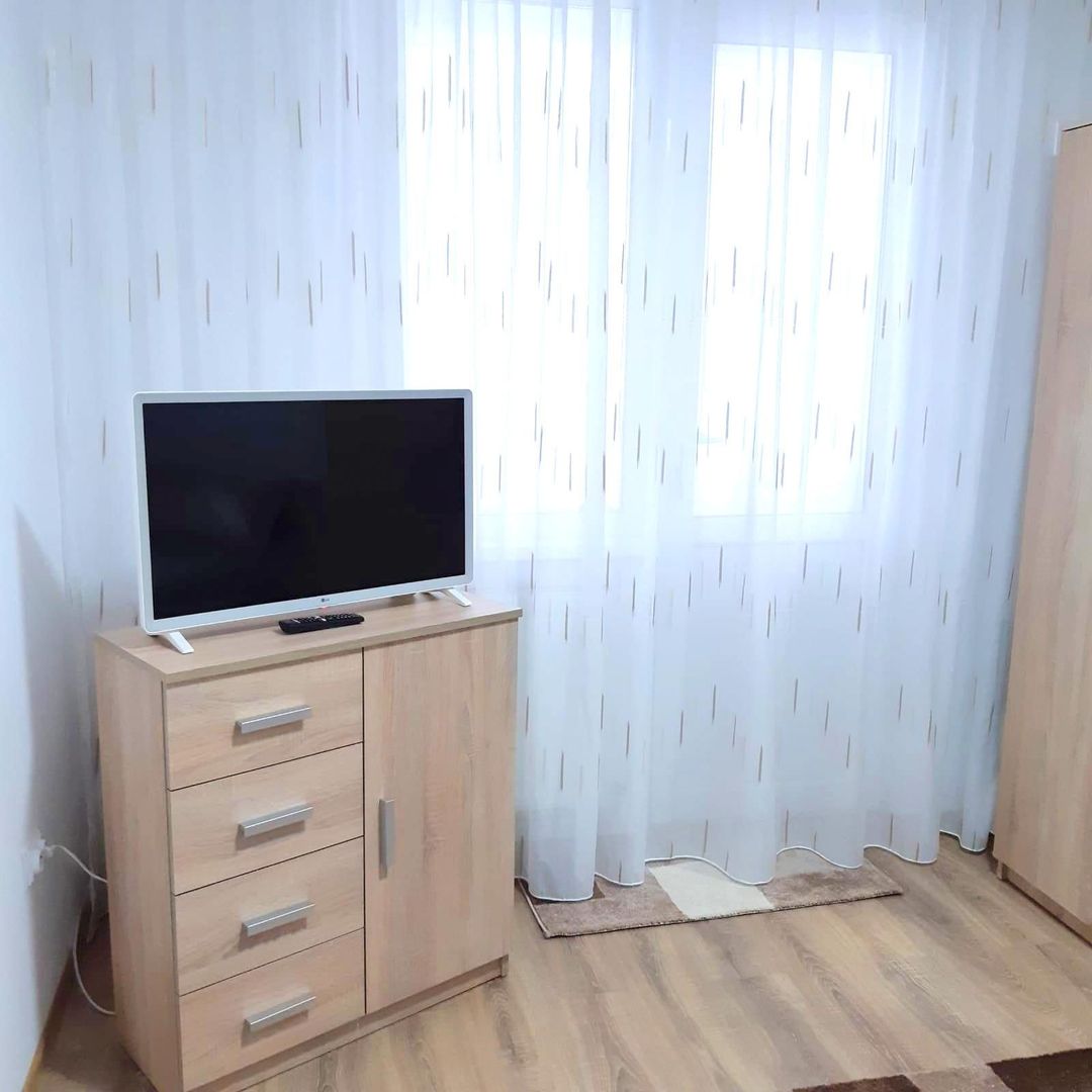De inchiriat apartament cu 2 camere Micro 19, etaj 1, 350 euro - Poză 2