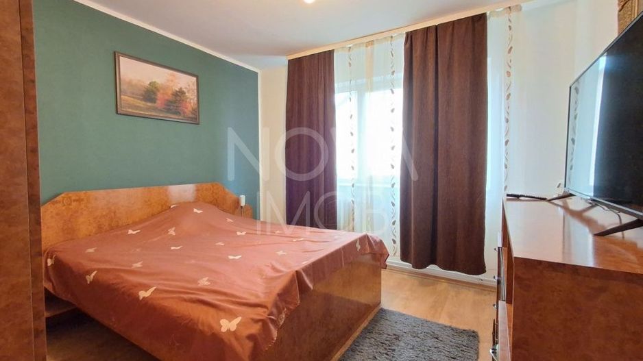 Apartament de inchiriat 3 camere etajul 4, cu lift,  Zona Vasile Aaron - Poză 8