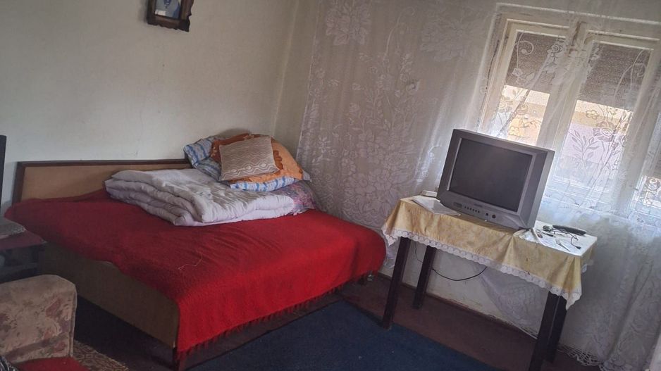 Casa de vânzare in Craciunel la strada principală - Poză 4