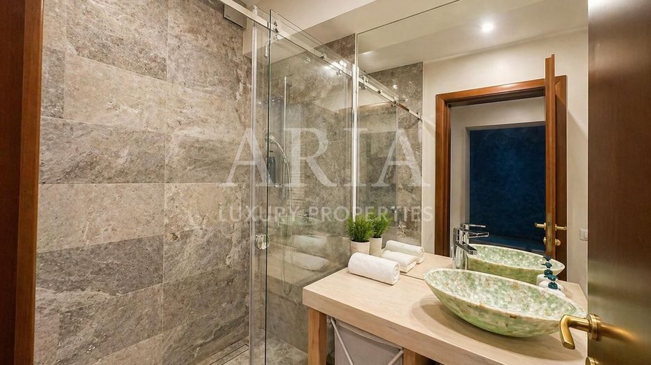 SNAGOV VILA | 36m DESCHIDERE LA LAC | PONTON 250mp | JACUZZI | SPA | BOWLING - Poză 16