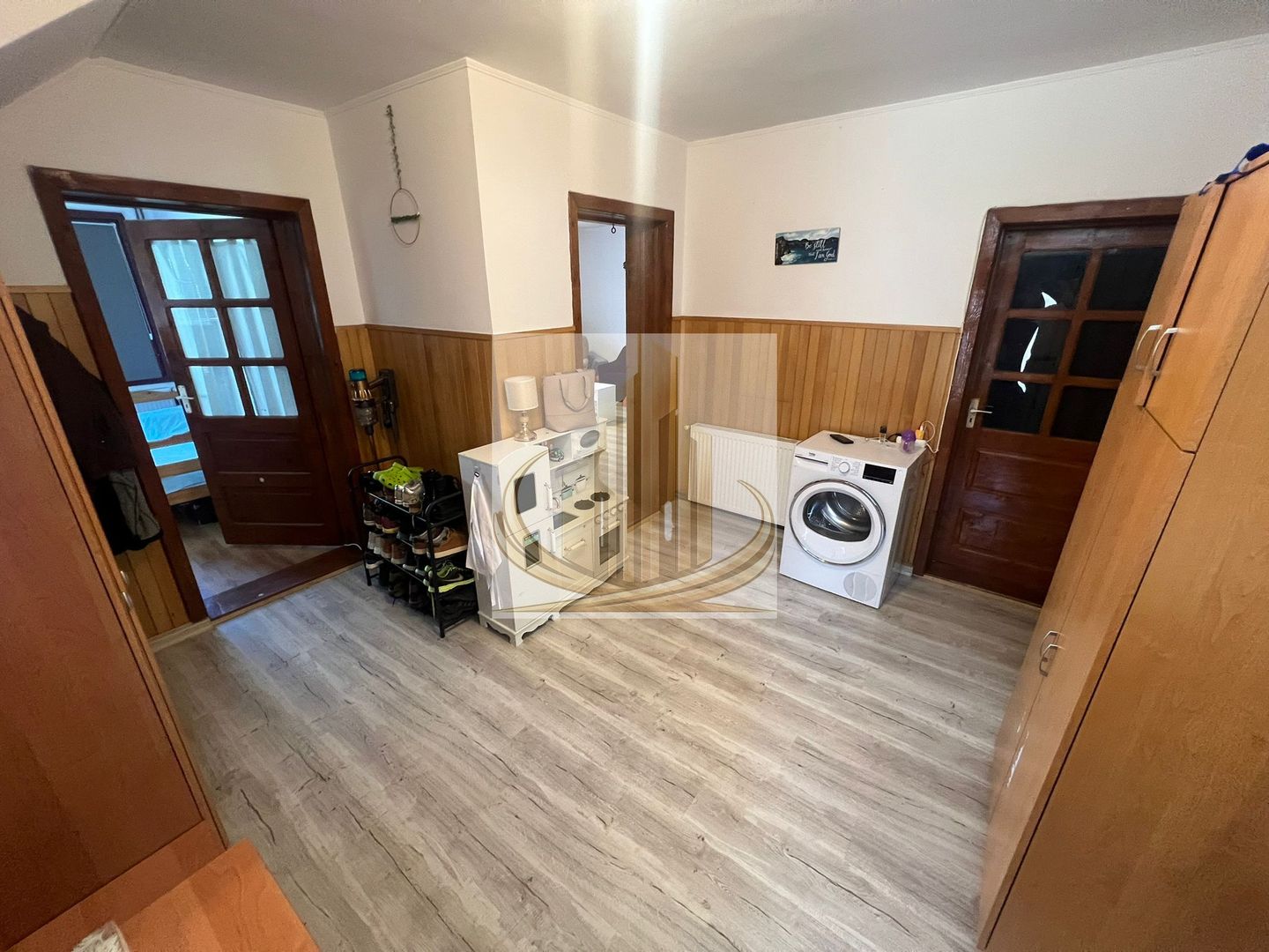 Casă spațioasă cu 2 apartamente, acces din 2 străzi – zona Lipovei - Poză 1