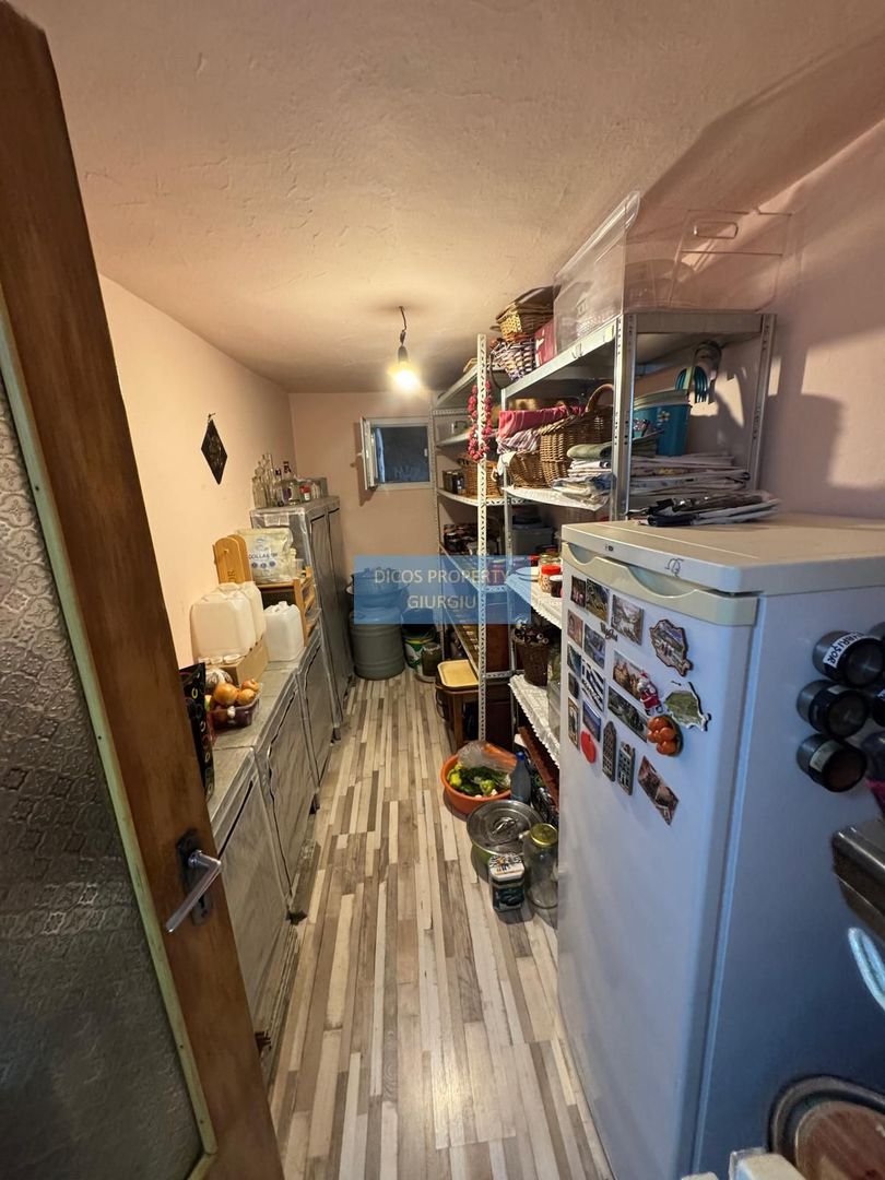 Casă cu 4 camere de vânzare – Str. I. C. Brătianu - Poză 6