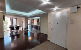 Vînzarea apartament 4 camere - Poză 1