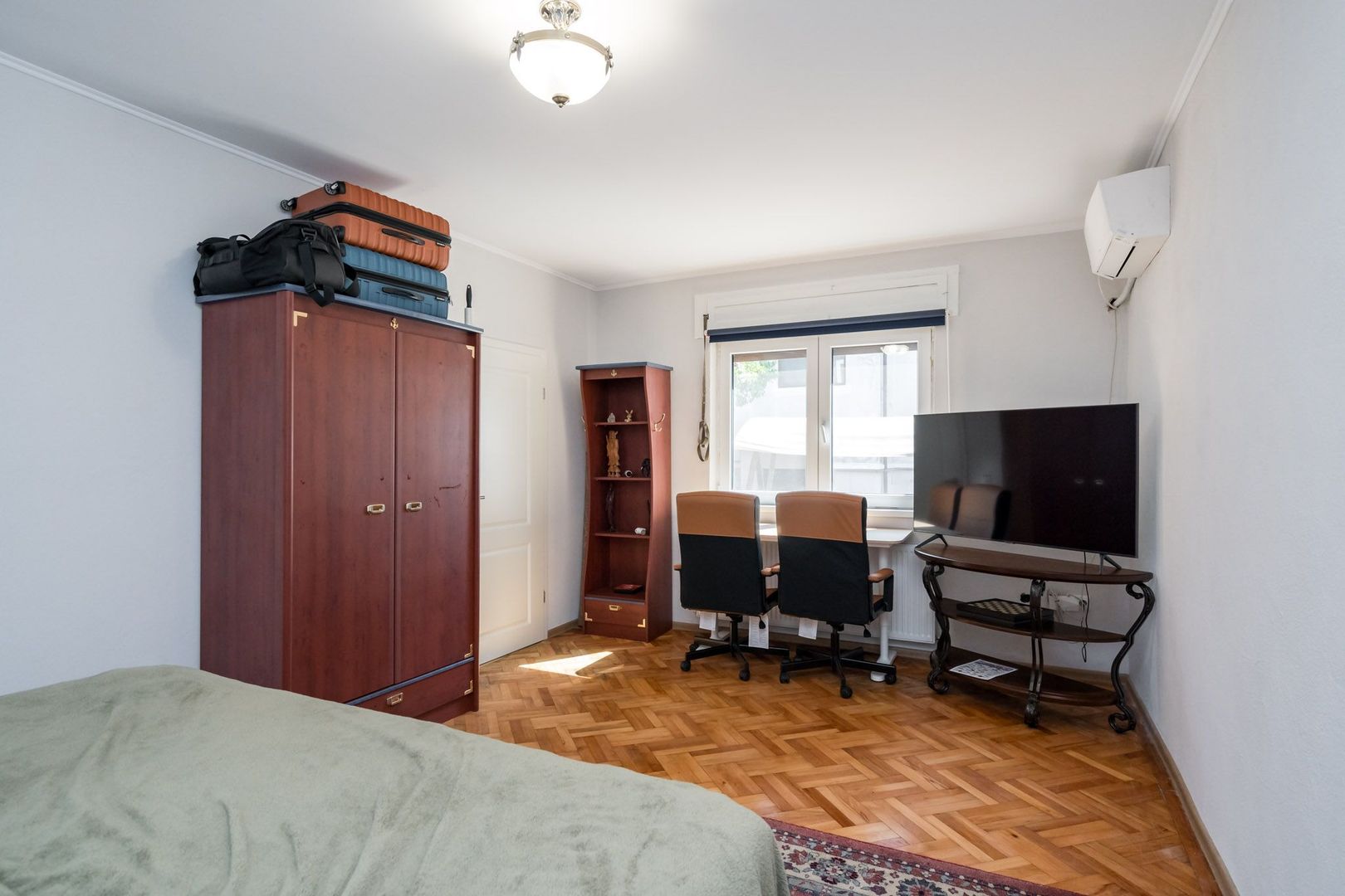 VILA REPREZENTATIVA ICOANEI - Poză 21