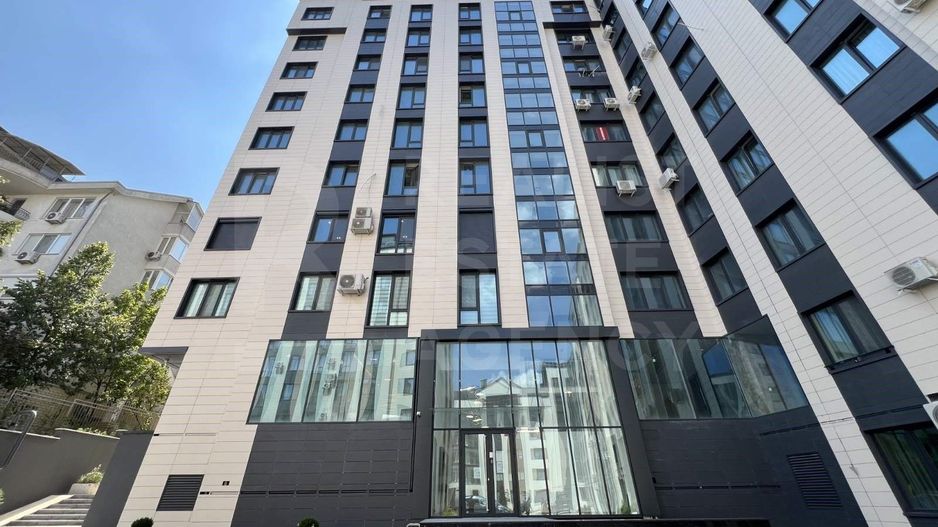 Vânzare, apartament, 2 dormitoare + living, strada Moara Roșie, Centru - Poză 1