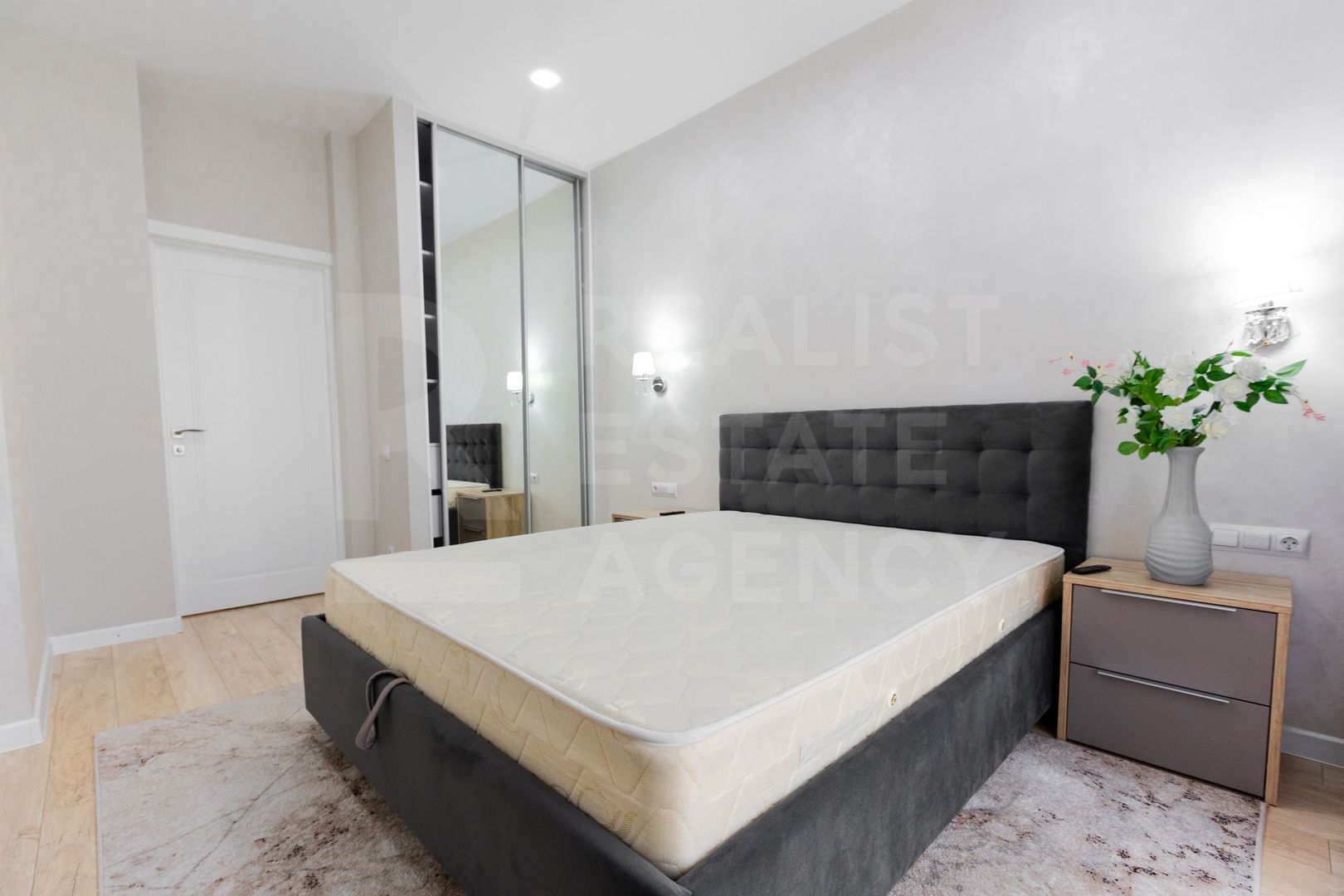 Chirie, 2 odăi + living, str. Avram Iancu, Centru - Poză 4