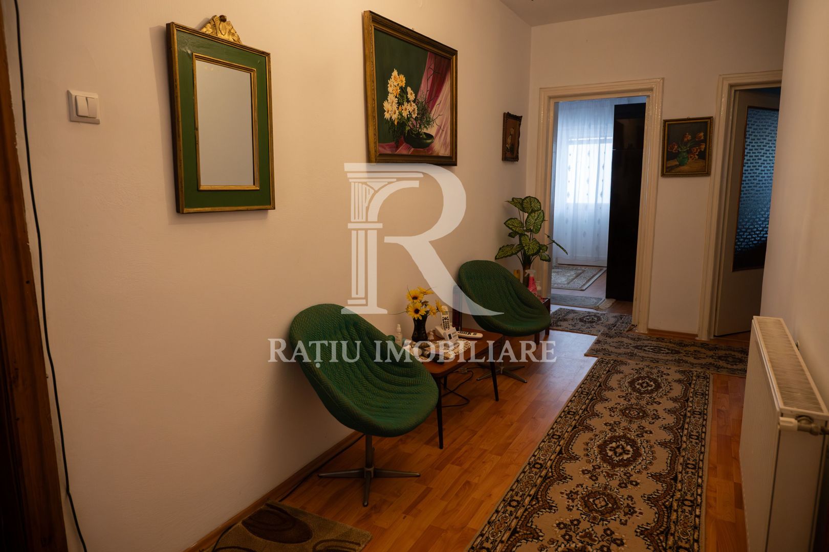 Apartament de colecție în centrul Marghitei | 4 camere | Garaj inclus - Poză 3