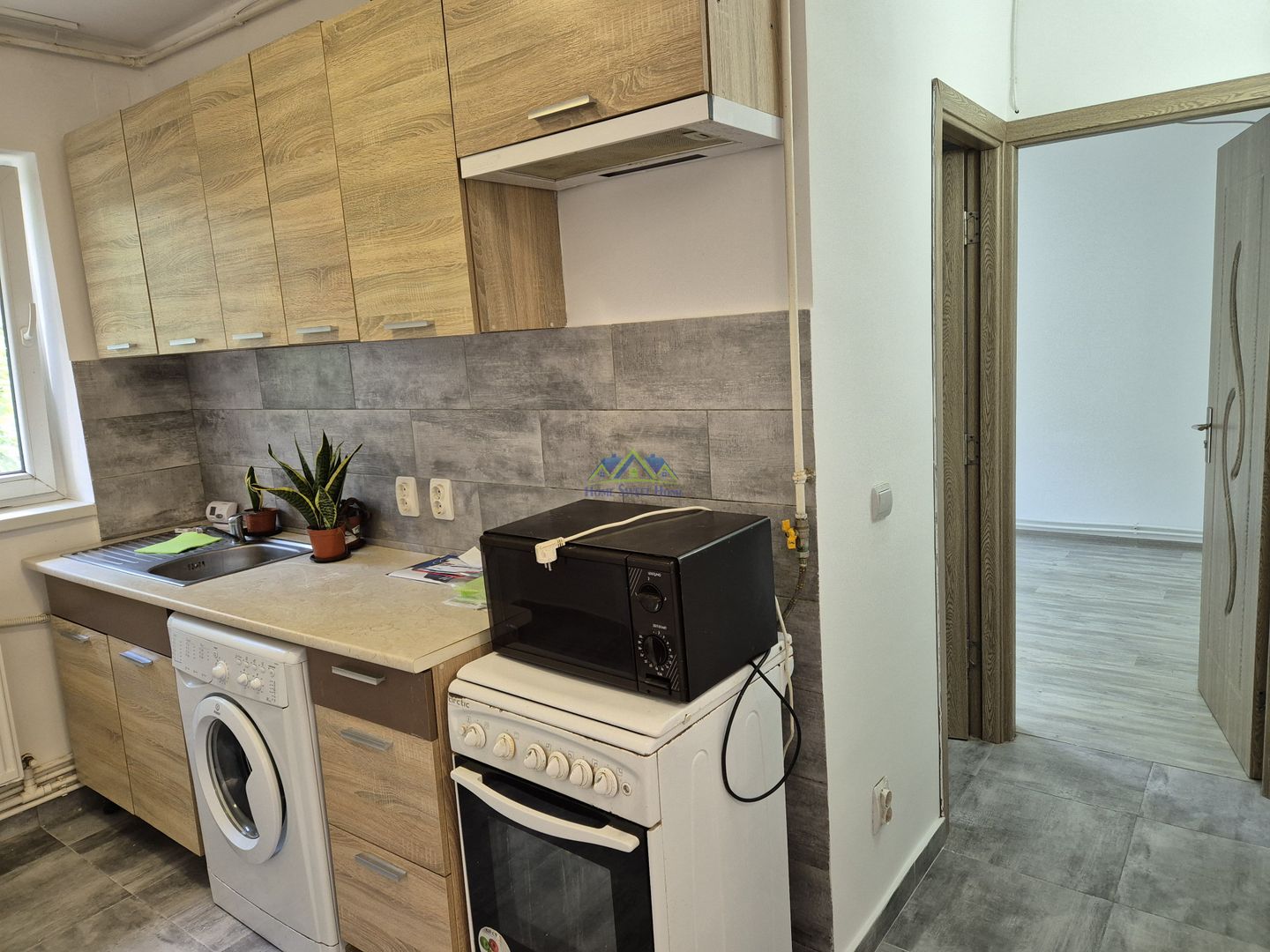 Vand Apartament 2 camere, zona Pietonala, et.3/3, st-45m, balcon, C.T. - Poză 3