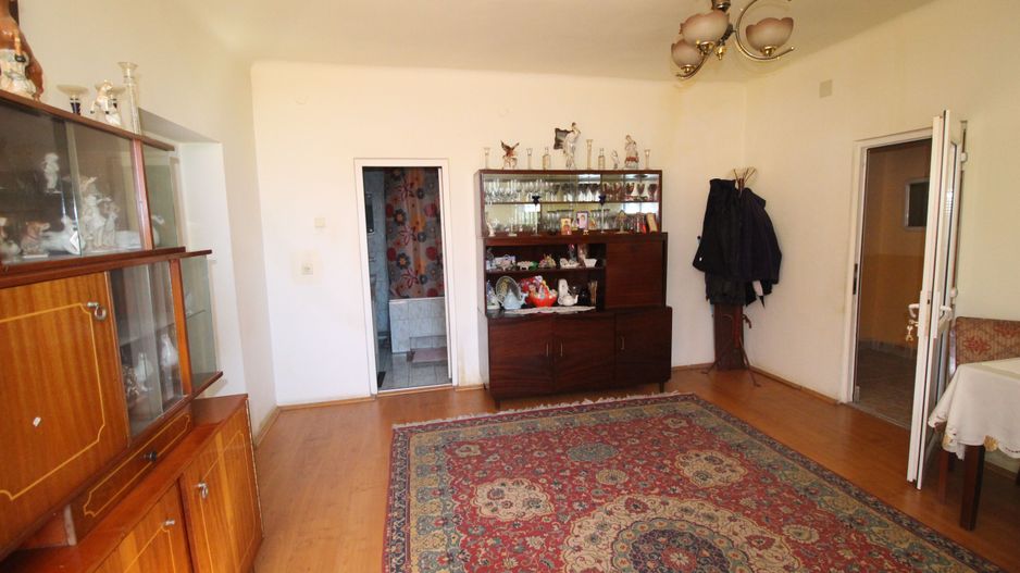 CASA CU TEREN GENEROS - Poză 10