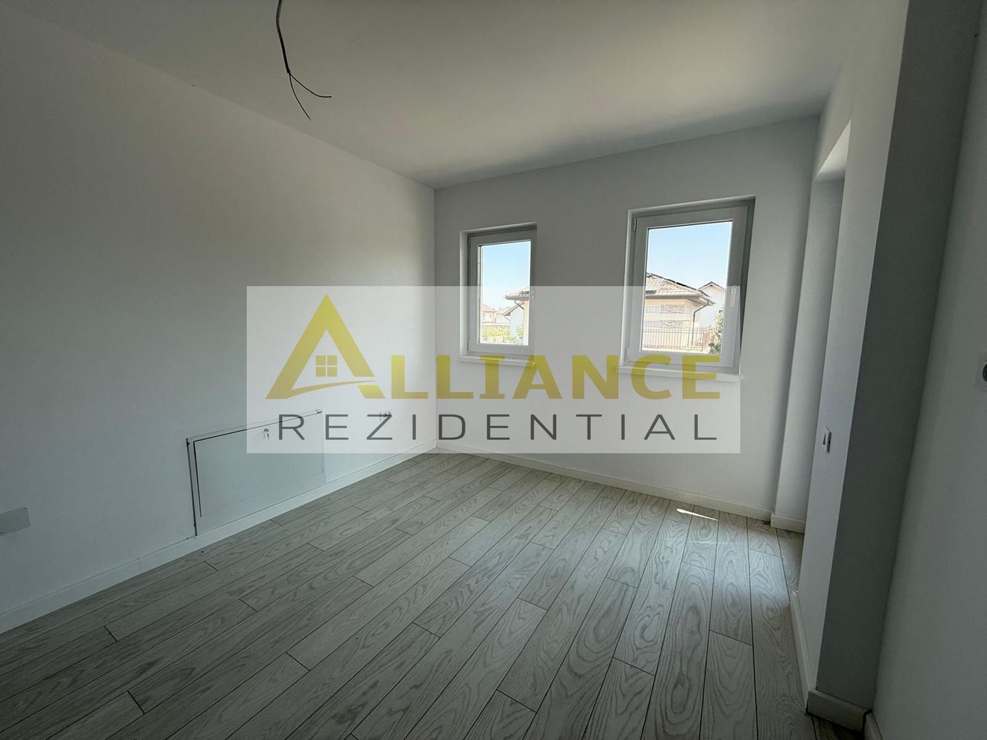 Vila individuala P+1E ~ 4 camere 2 bai ~ 247mp teren - Poză 4