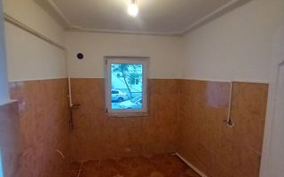 Apartament cu 2 camere decomandat, 44 mp, Dacia - 81.000 euro ! - Poză 6