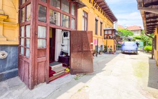 Apartament 3 Camere în Casă | Bd. Dacia 127 | Garaj + Curte - Poză 1