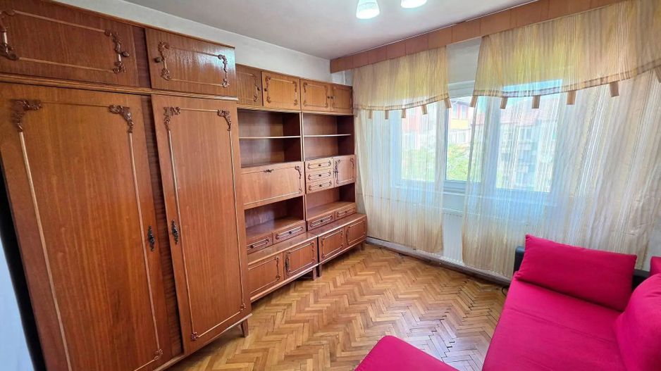 Vand apartament cu 2 camere decomandat in Calea Lipovei - Poză 4