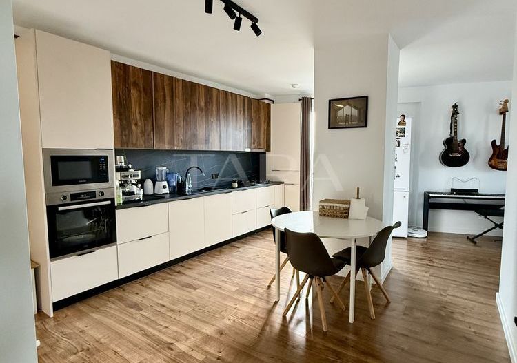 Apartament decomandat cu 3 camere, ultimul etaj, Traian Vuia. - Poză 3