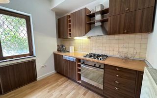 Apartament cu 3 camere de vânzare Primăverii - Poză 1