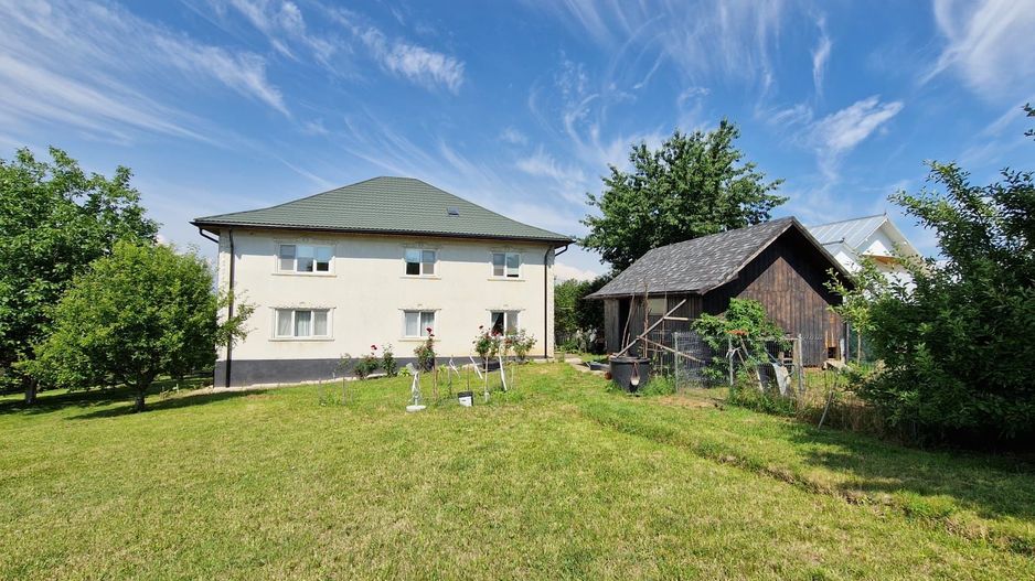 SE VINDE -proprietate cu posibilitati multiple în Fălticeni - Poză 2