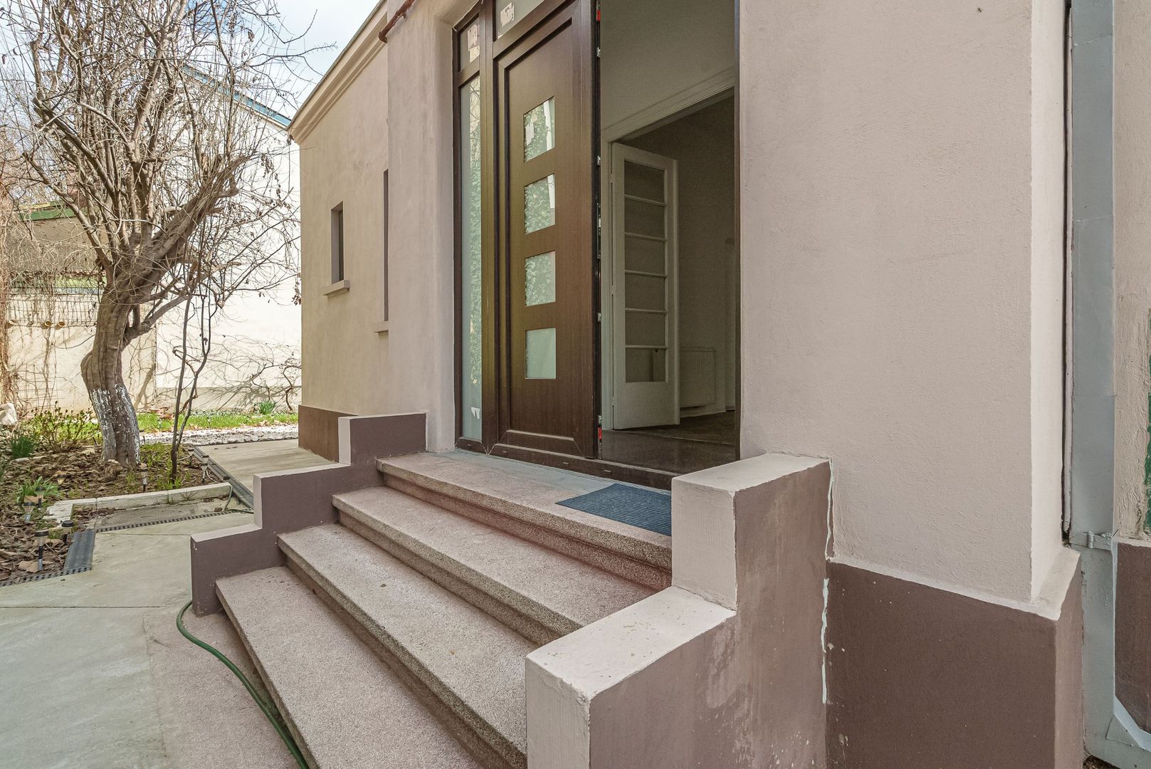 Piata Muncii, casa 87 mp totali, 179 mp curte libera, ideala birouri - Poză 7