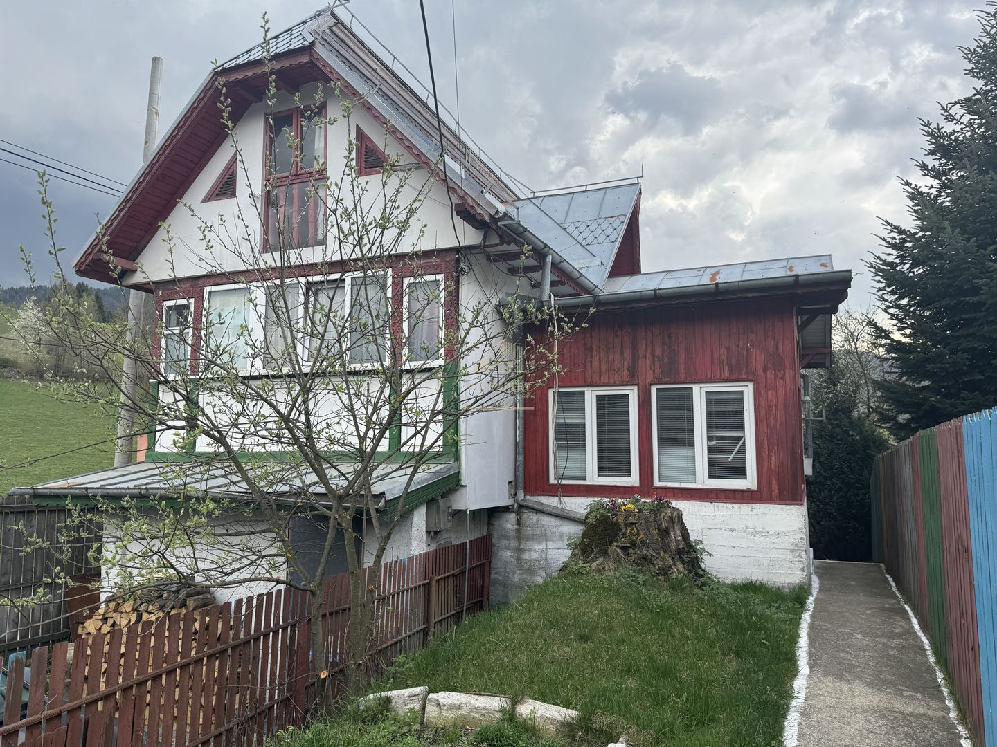 CASA DE VACANTA ZONA RUCAR - POSADA - Poză 2