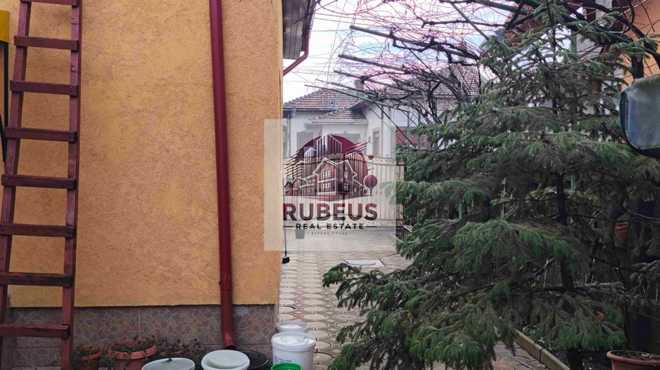 Casa cu personalitate in Calomfirescu – spatiu, liniste si teren gener - Poză 5