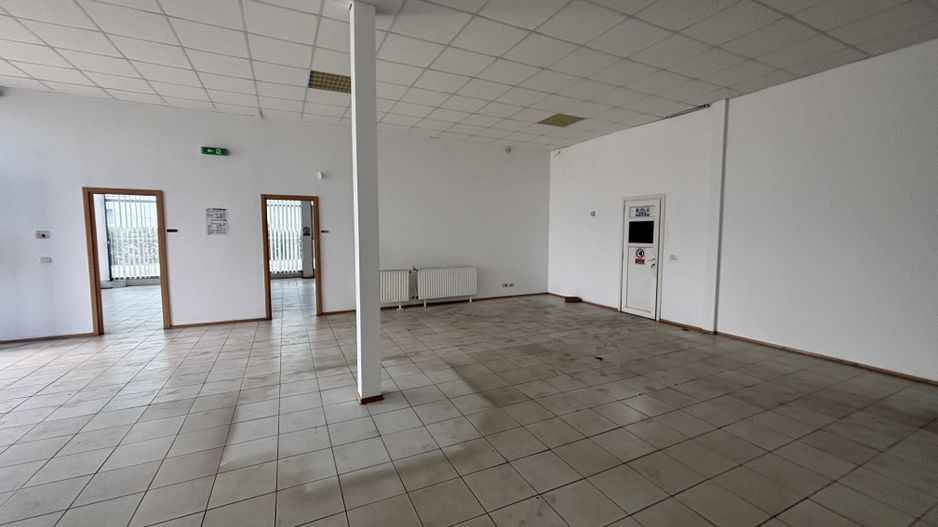 Depozit cu showroom de inchiriat de 1600 mp - Poză 27