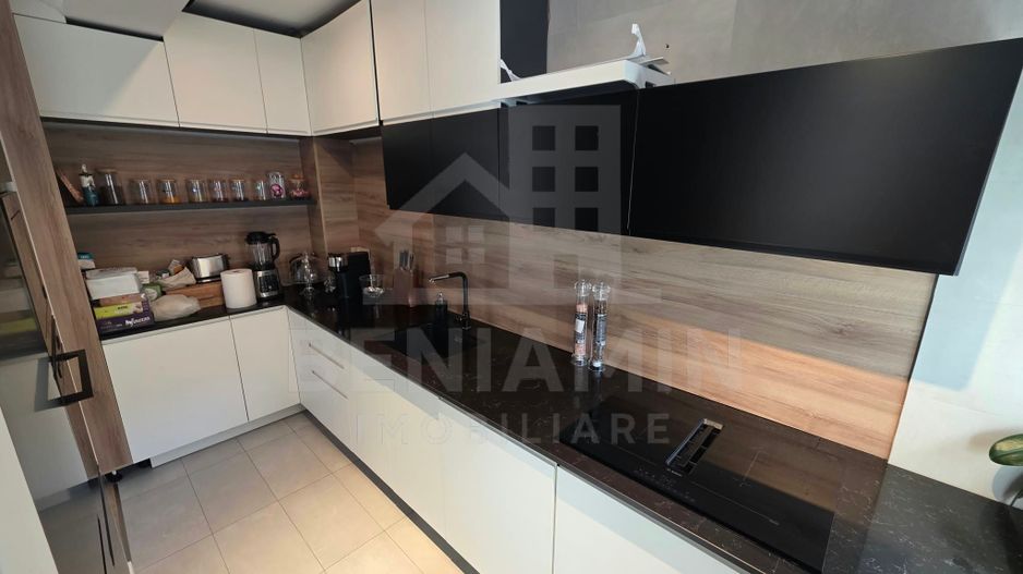 Apartament Superb 3 Camere- Ultracentral- Curte Privată 27mp-Parcare - Poză 8