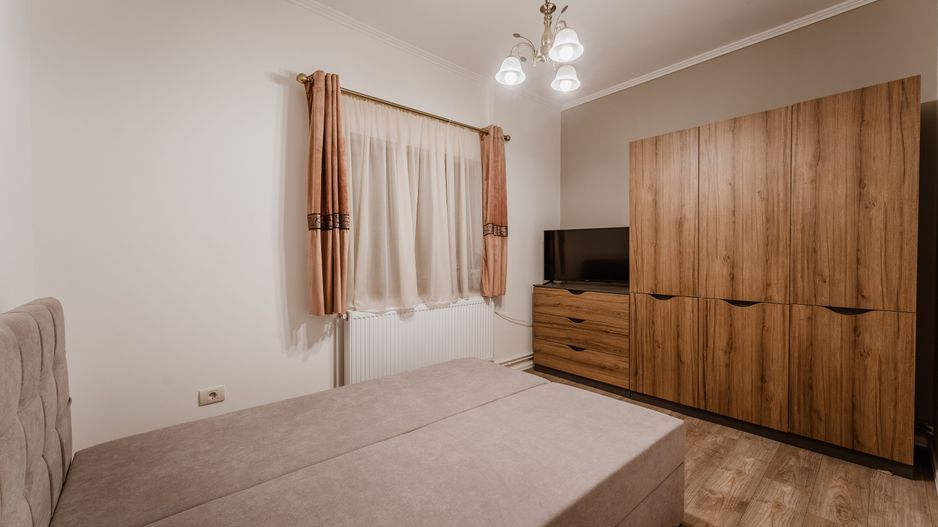 Apartament la curte cu intrare separată - Poză 5