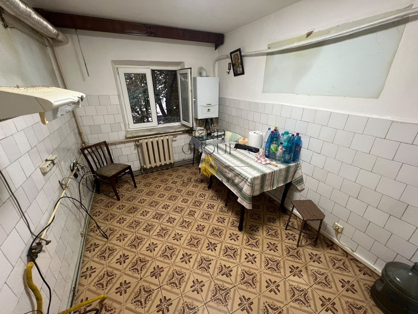 Apartament cu 3 camere | Etaj 3/3 | 80 mp | 2 Stejari | CEC - Poză 1