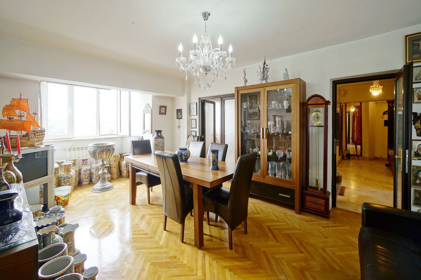 Apartament 5 camere in Piata Victoriei,bloc 1995 - Poză 6