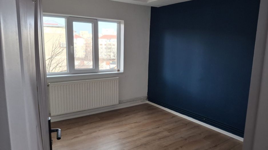 Aradului Vest | 3 camere | Decomandat | Centrală proprie - Poză 2