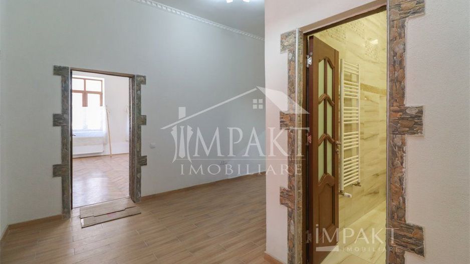 Spațiu comercial ultracentral, vad excelent, 7 încăperi - Poză 7