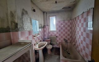 Casa cu 7 camere, 700 mp teren, deschidere la 2 strazi, zona Centru - Poză 8