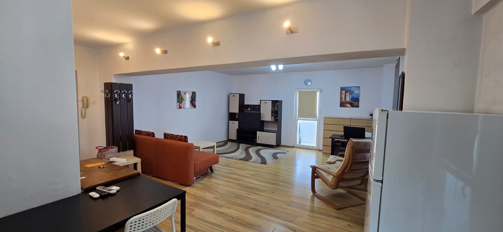 Clea CALARASI  BLOC  MIXT  ,GARSONIERA   CU  2  BALCOANE - Poză 2